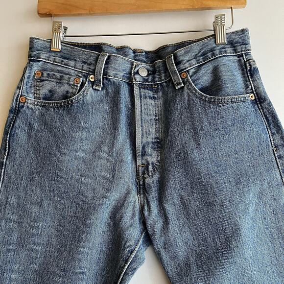 Levis 501 Jeans Mens 30x30 Blue Denim Pants Faded Washout Classic Buttonfly - Picture 2 of 10